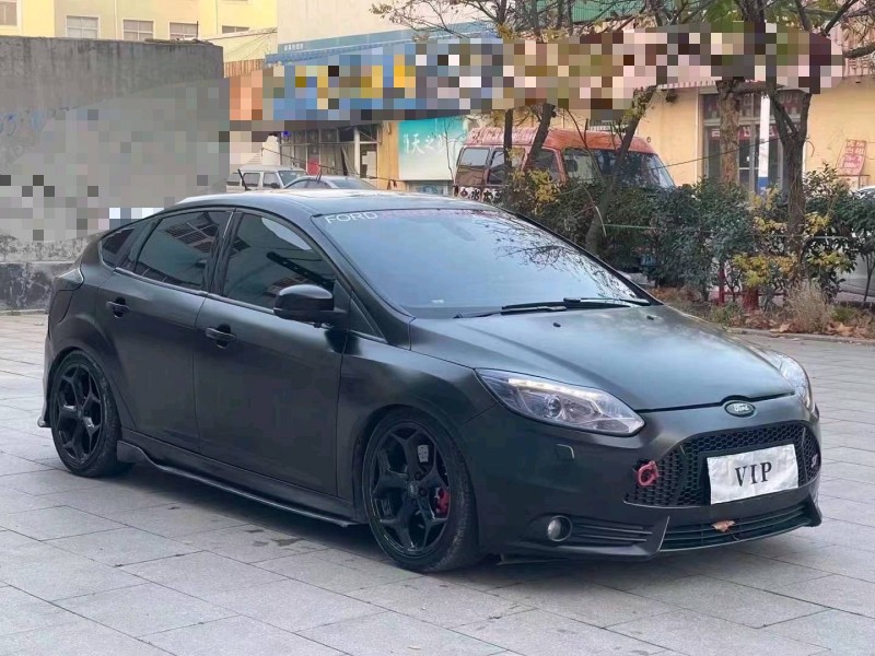 青岛13年福特福克斯3