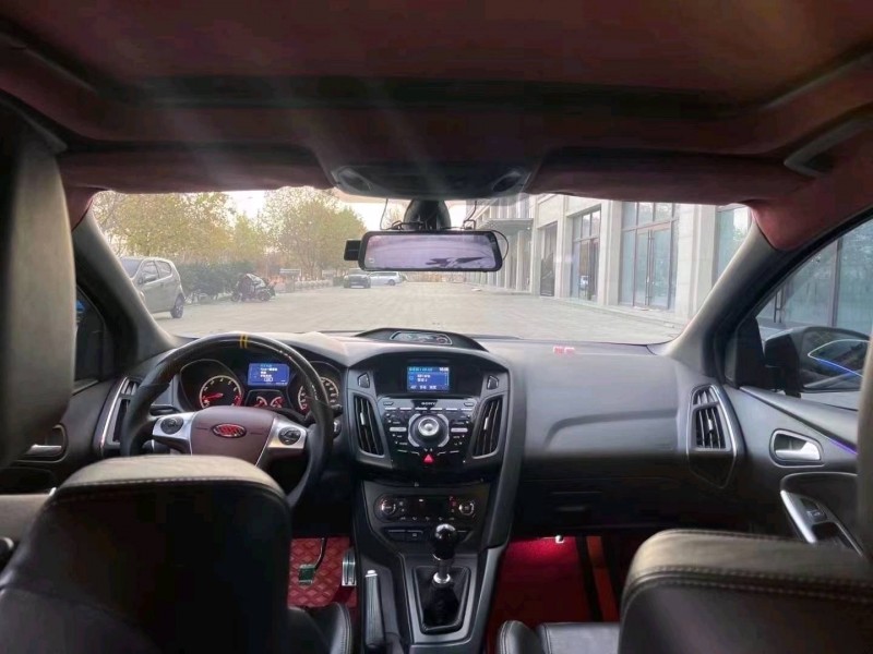 青岛13年福特福克斯6