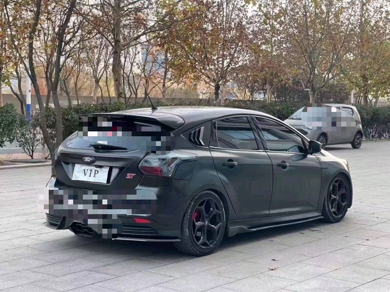 青岛13年福特福克斯8