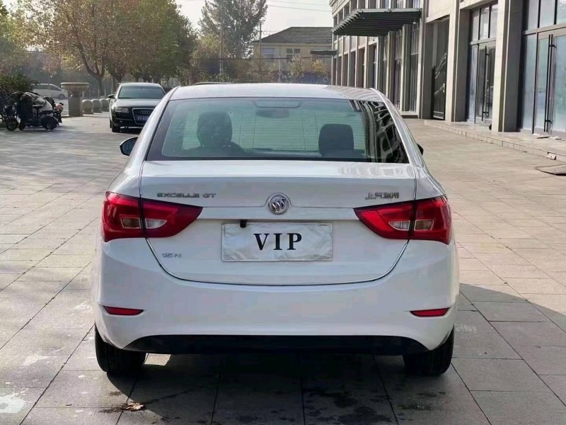 青岛17年别克英朗1