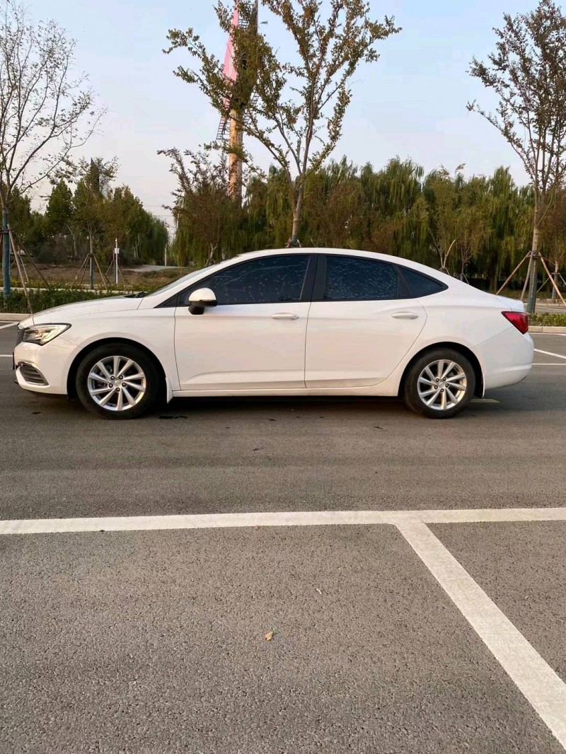 徐州19年别克威朗3