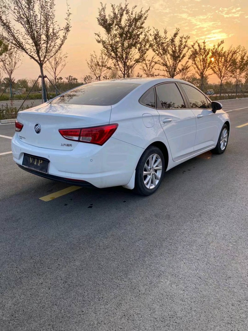 徐州19年别克威朗8