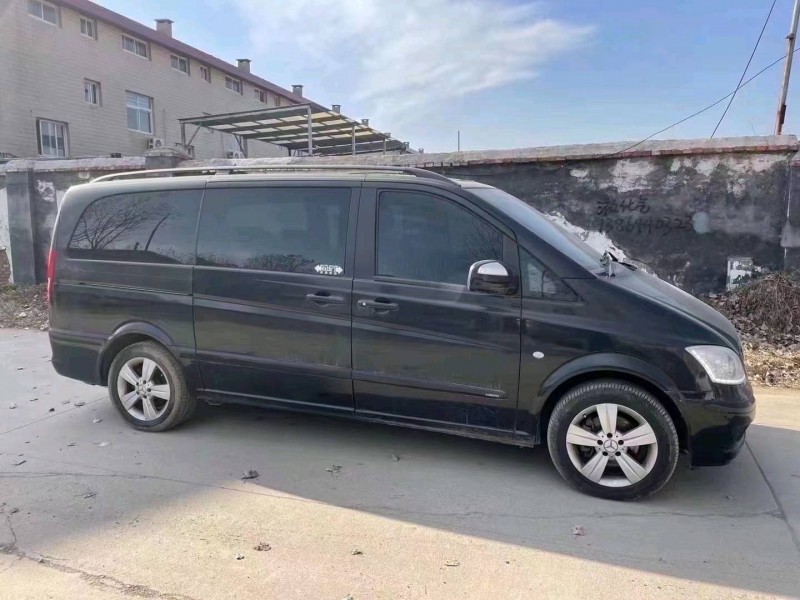 枣庄13年奔驰唯雅诺2