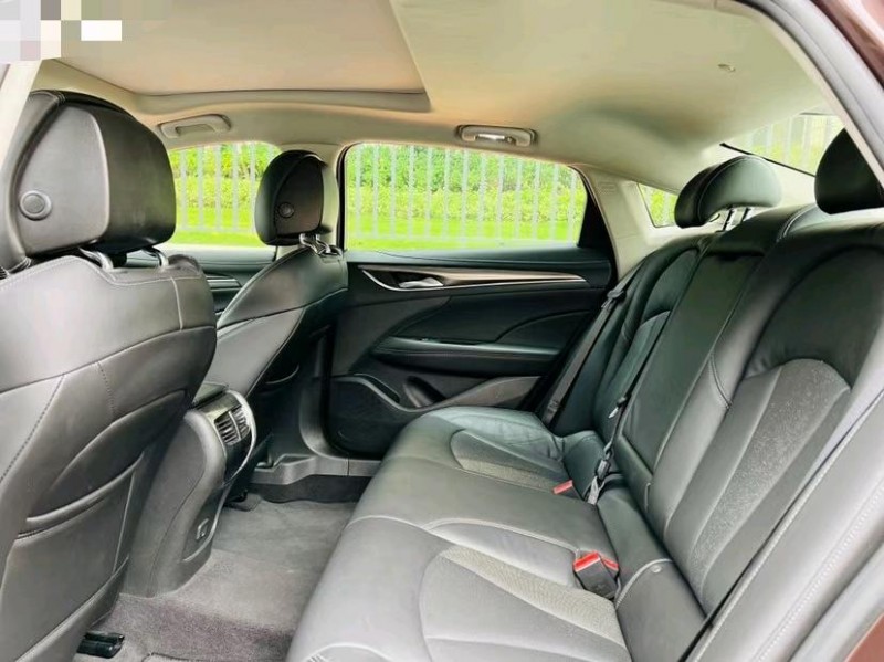 东莞19年别克君越6