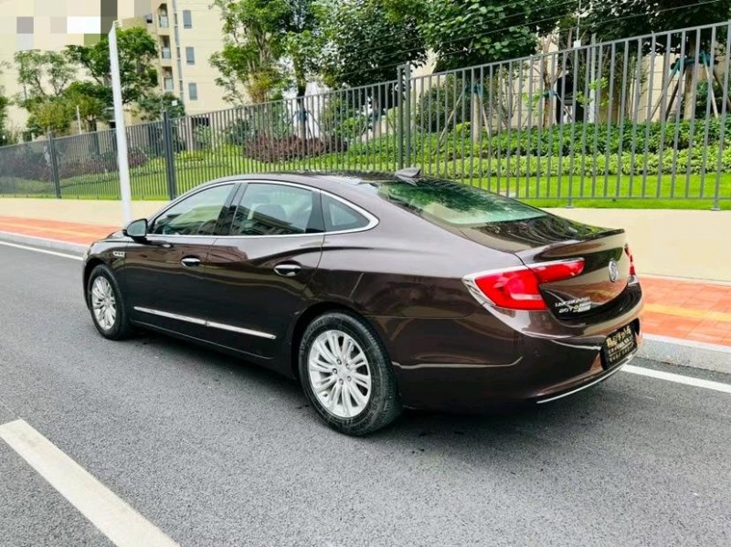 东莞19年别克君越7