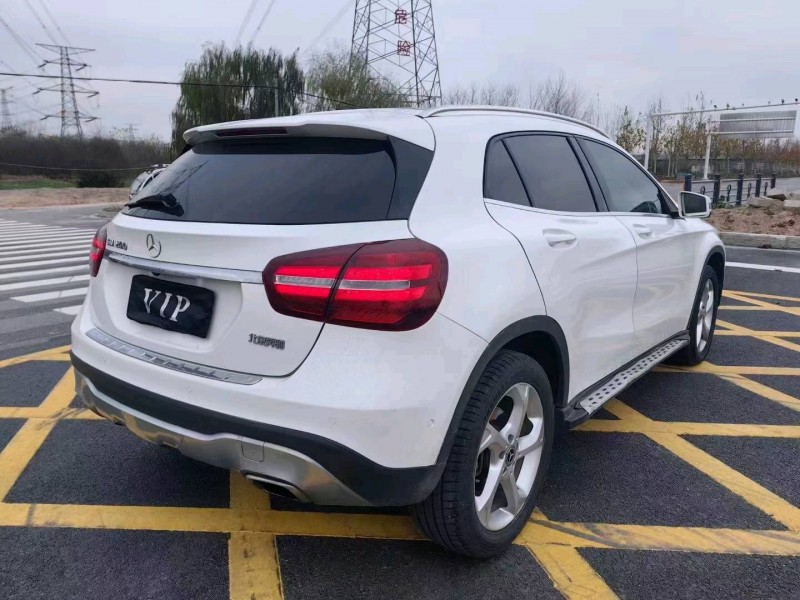 常州17年奔驰GLA8