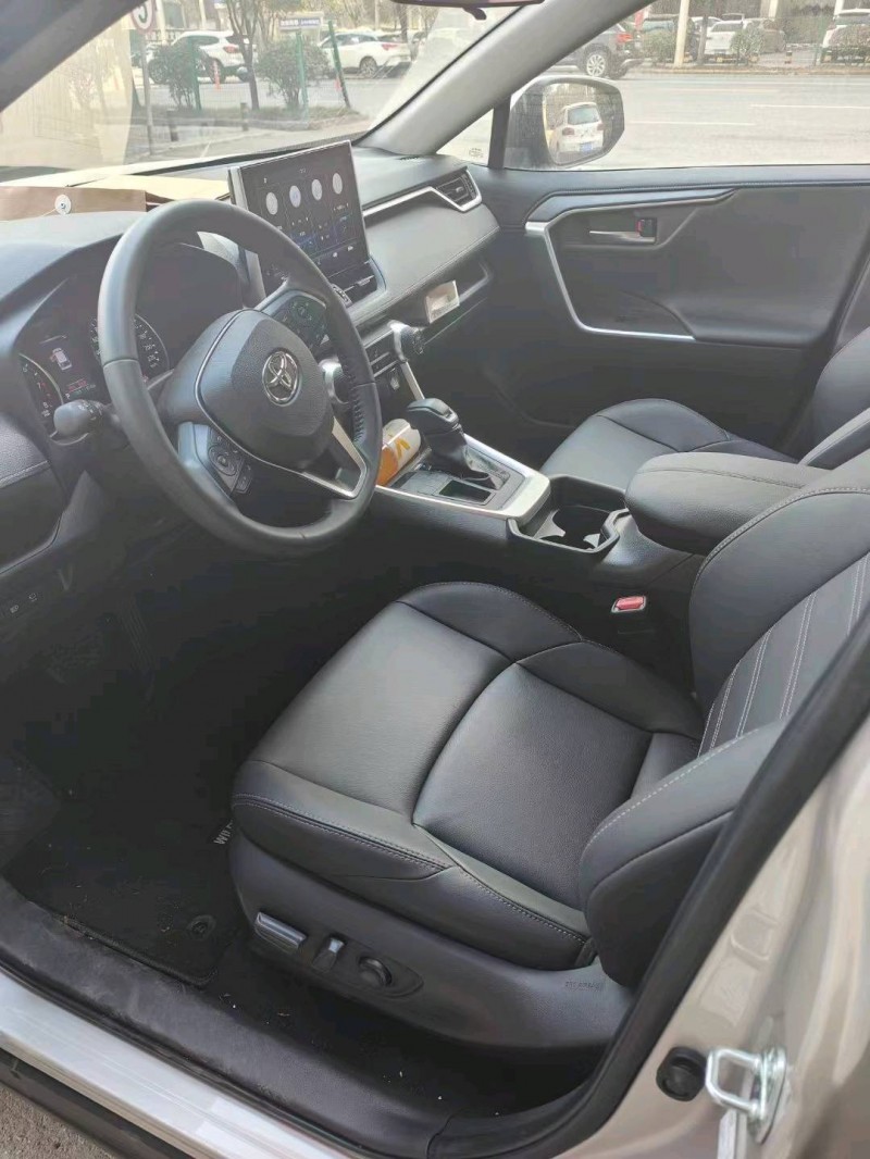 宜昌22年丰田威兰达7