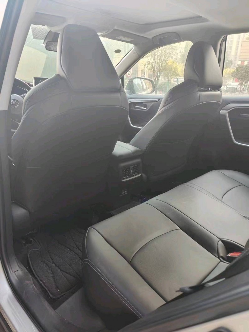 宜昌22年丰田威兰达9