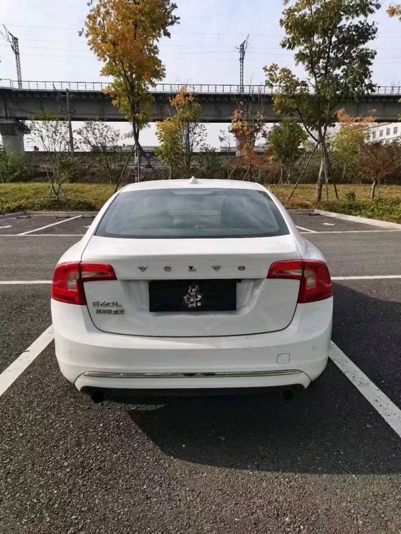 宜昌14年沃尔沃S60L7