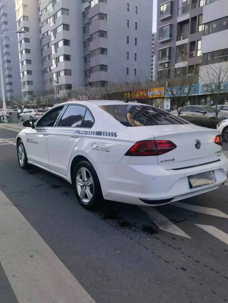 邯郸22年大众凌渡8