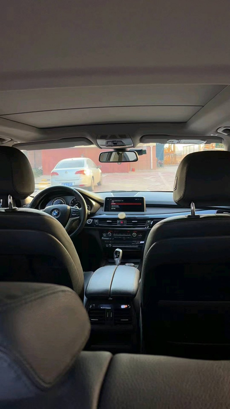保定18年宝马X56