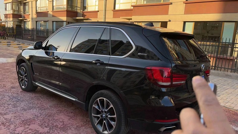 保定18年宝马X57