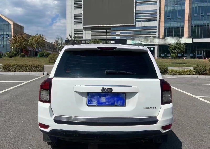 黃石16年Jeep指南者2