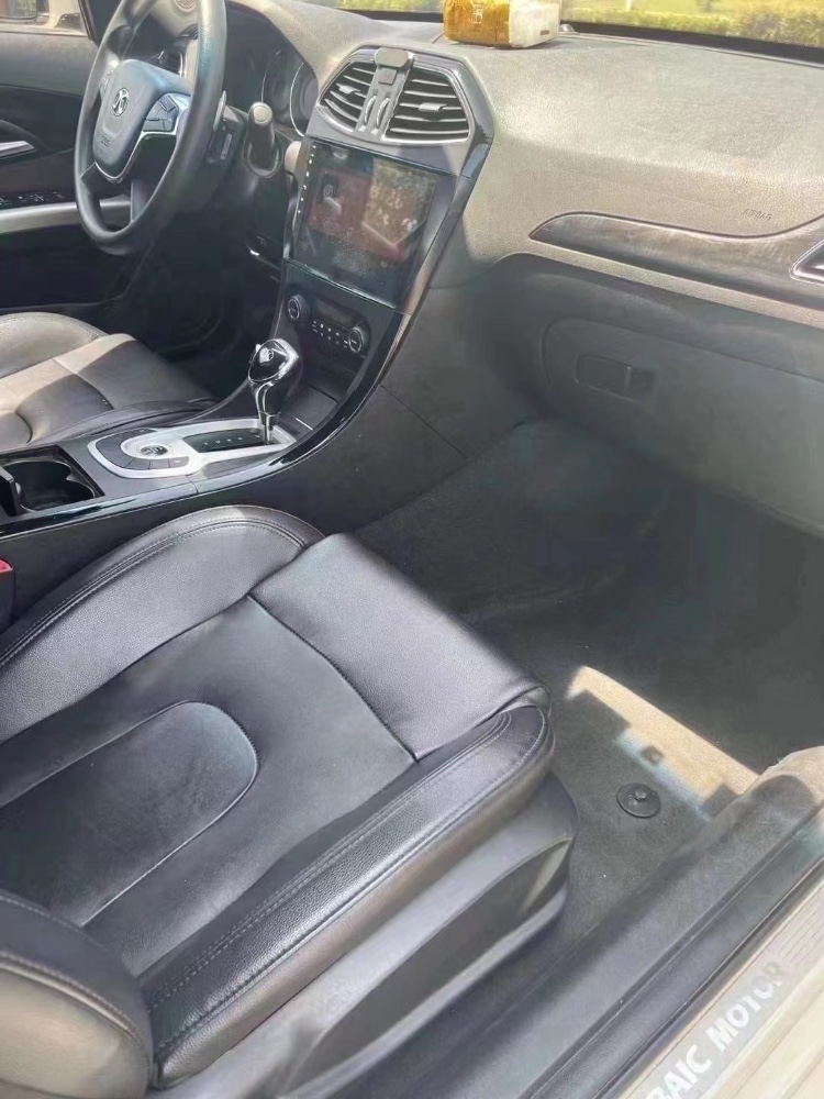 宜昌19年北汽绅宝D703