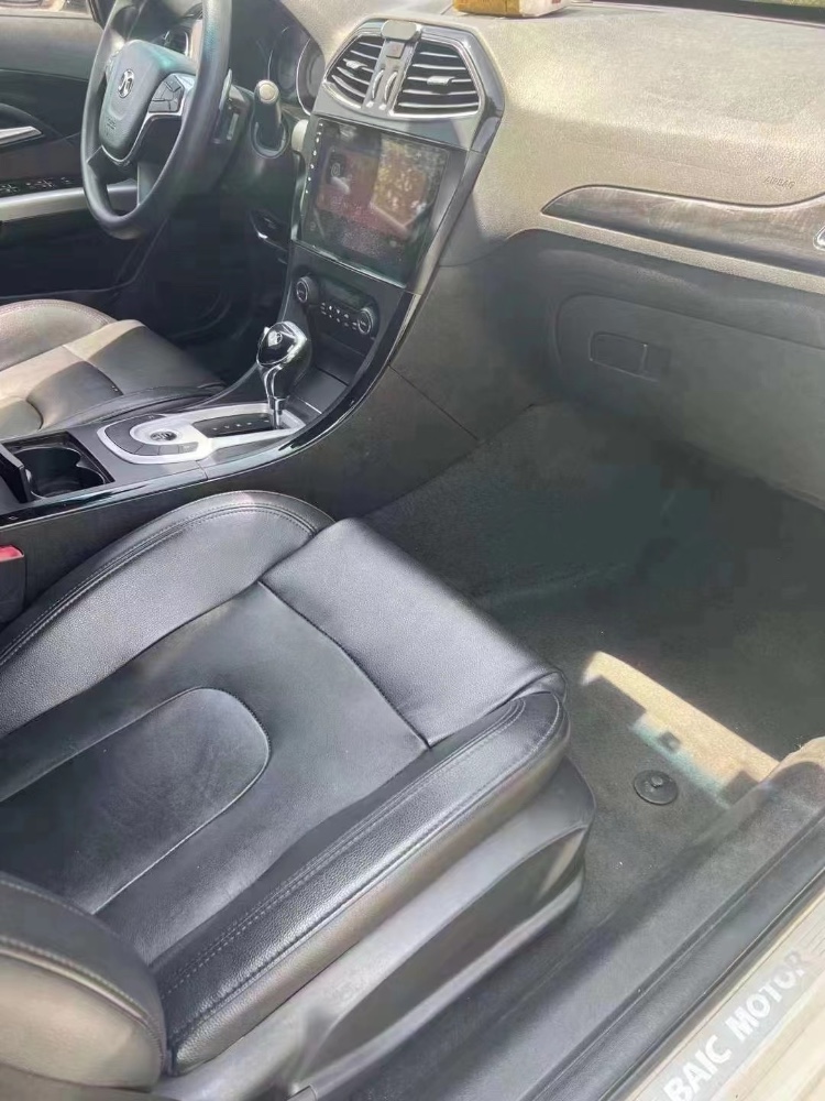 宜昌19年北汽绅宝D706