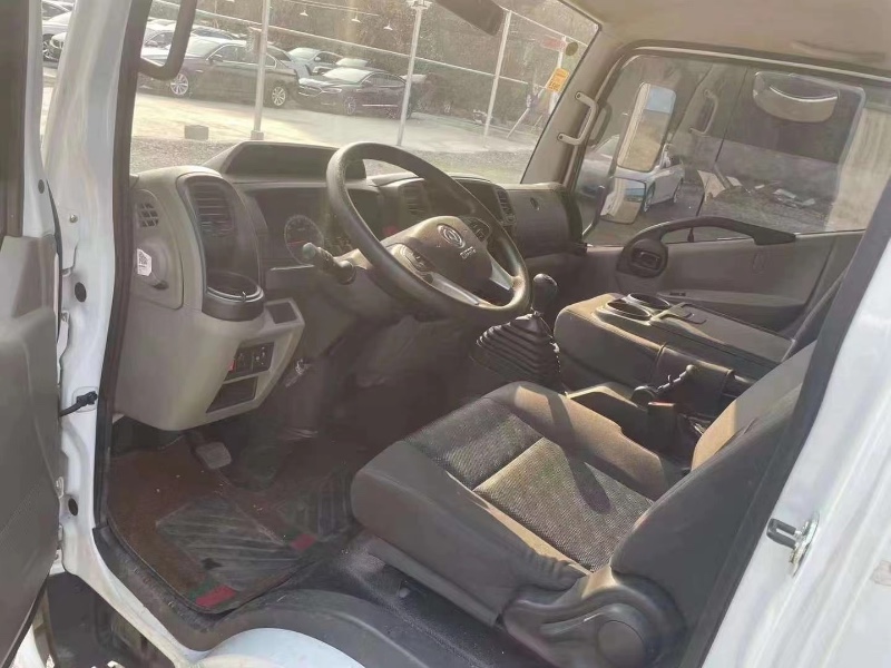 宜昌22年东风多利卡1