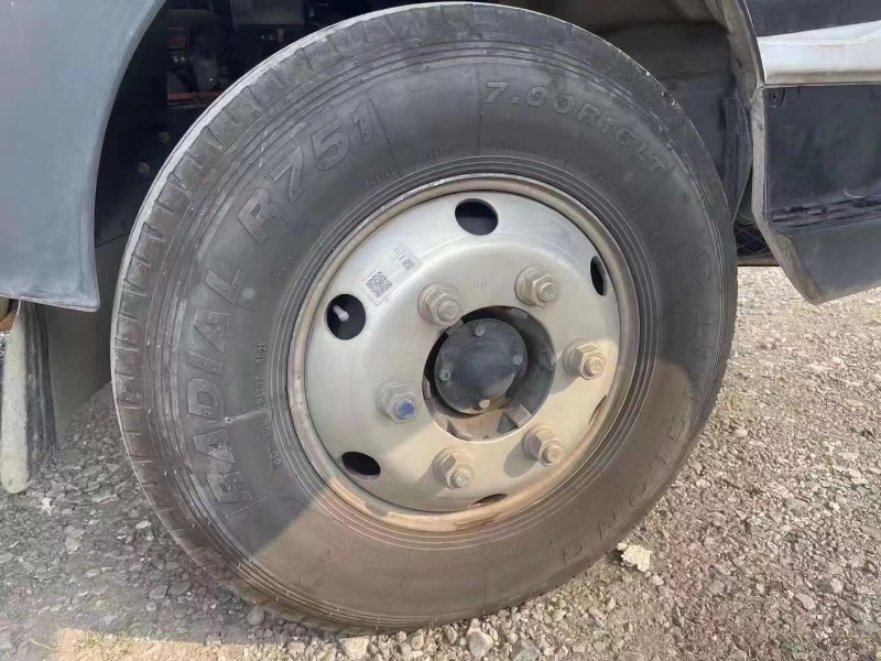 宜昌22年东风多利卡9