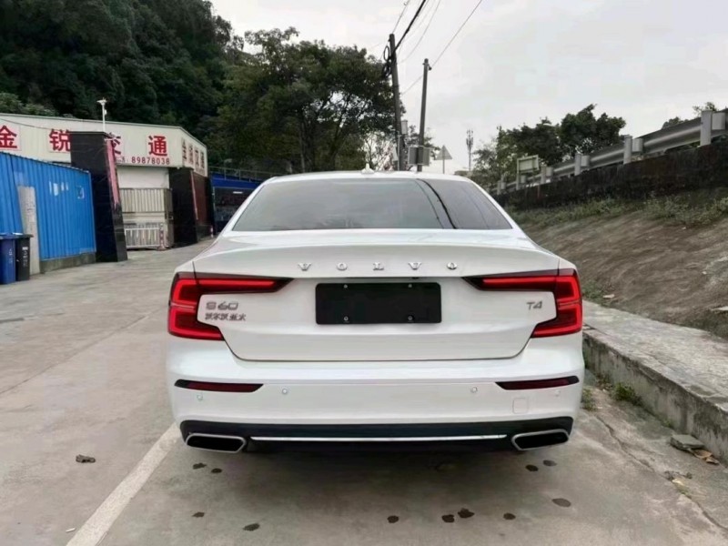 中山21年沃尔沃S60L5