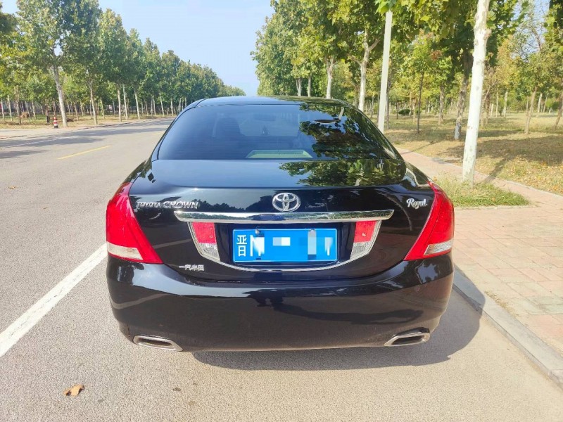 聊城11年丰田皇冠9