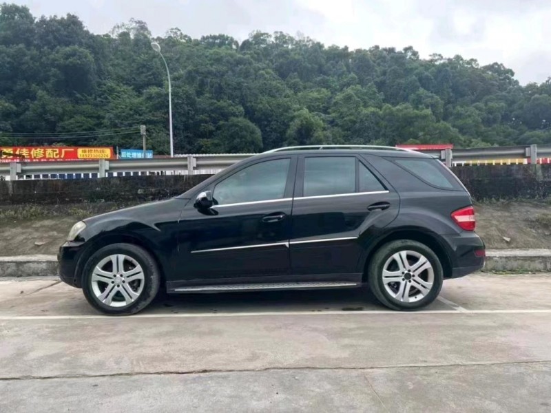 中山09年奔驰ML3