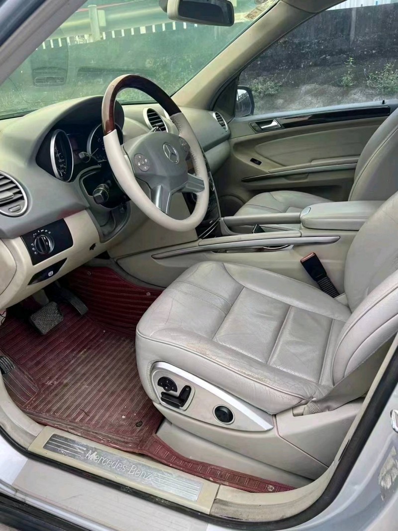 中山09年奔驰ML6