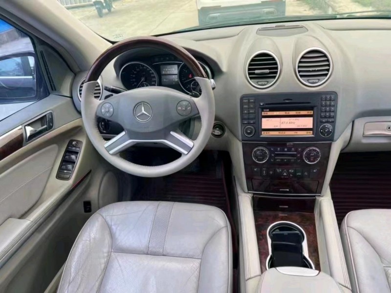 中山09年奔驰ML7