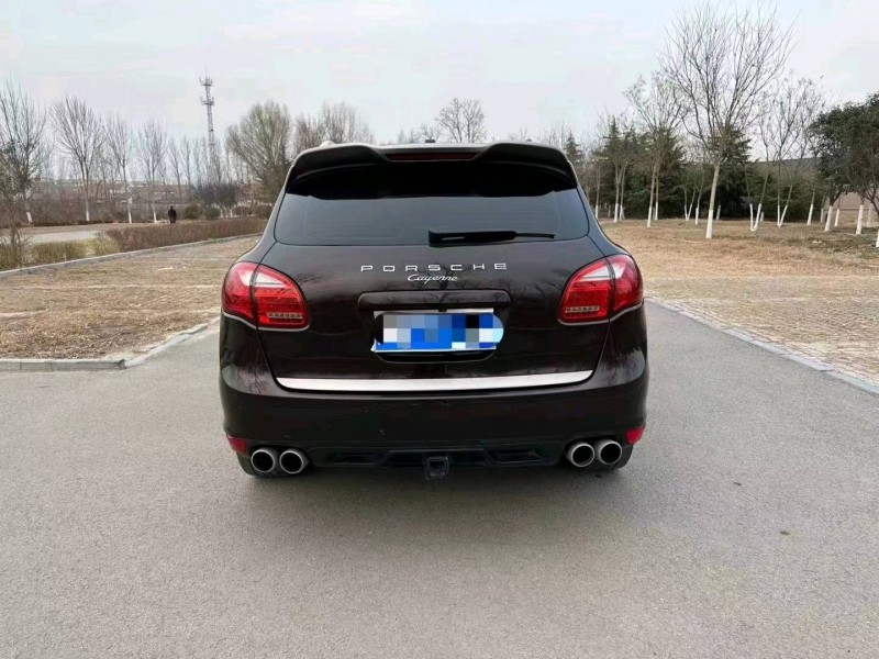 济南16年保时捷卡宴6