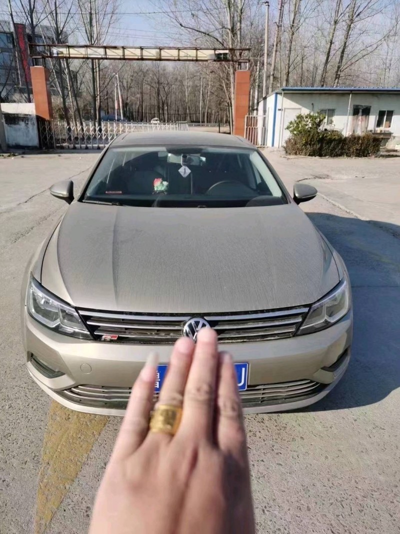 济南15年大众凌渡1