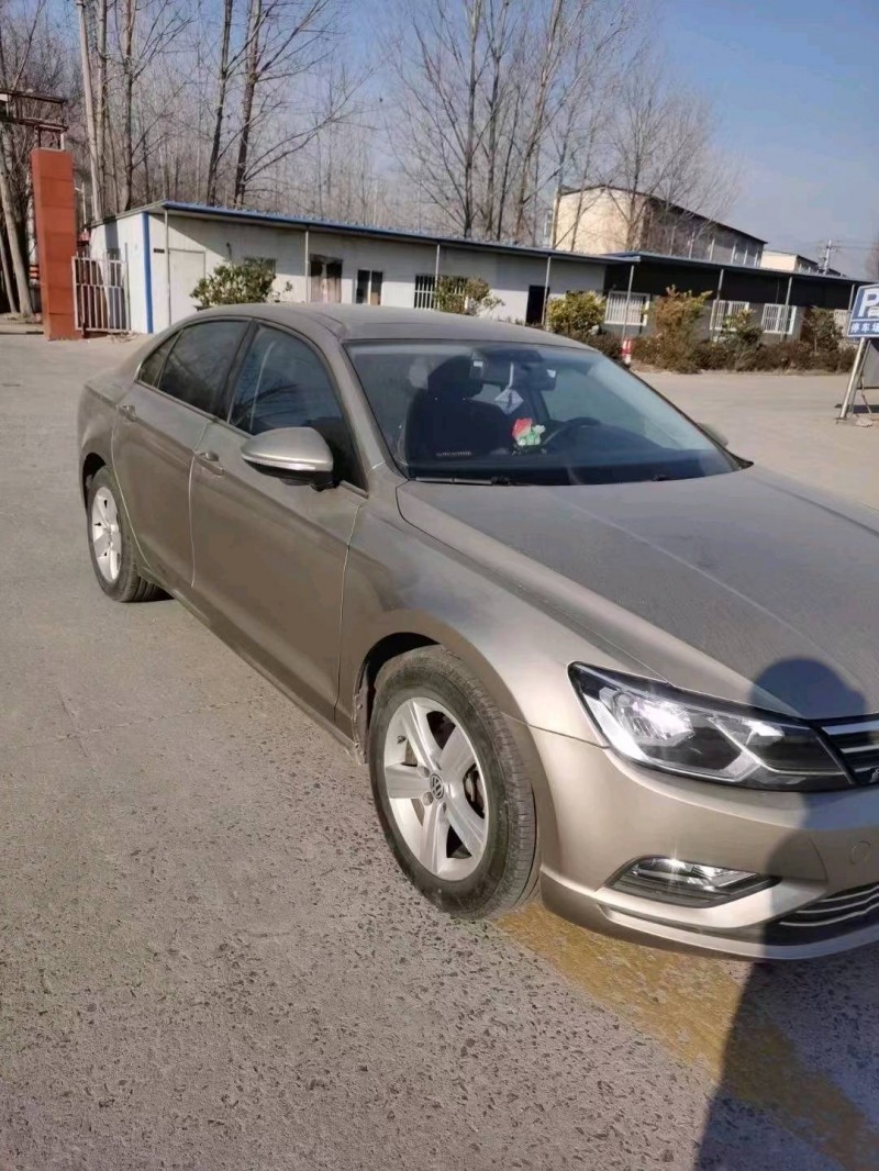 济南15年大众凌渡2