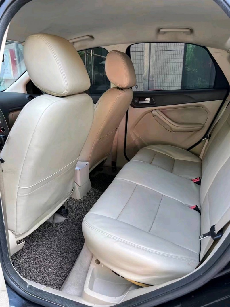 中山14年福特福克斯3