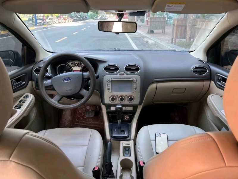 中山14年福特福克斯1