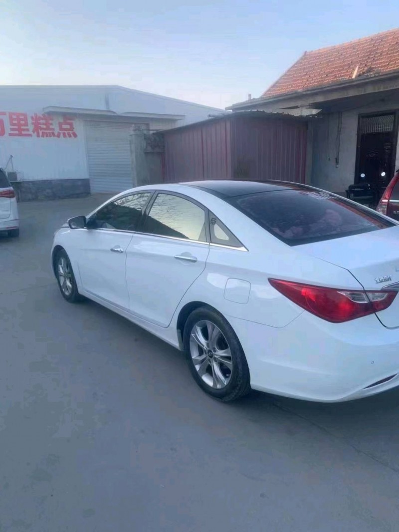 济南11年现代索纳塔八5