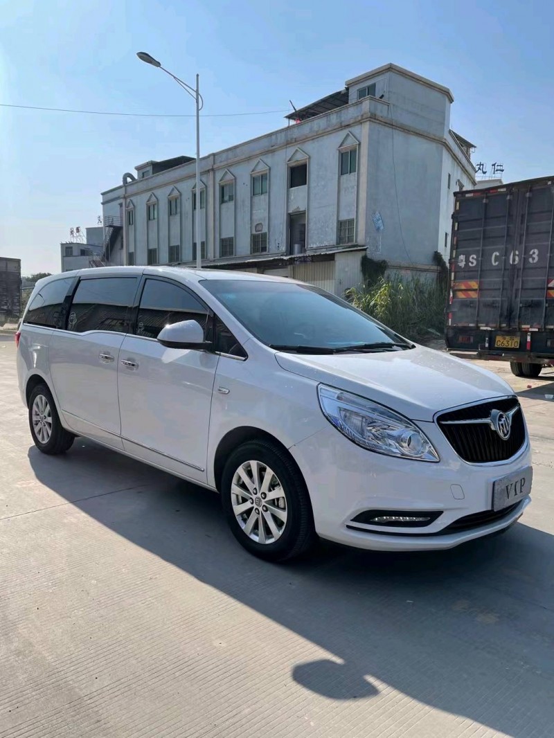 东莞19年别克GL82