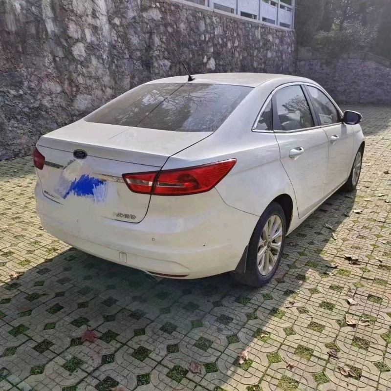 宜春17年福特福睿斯4