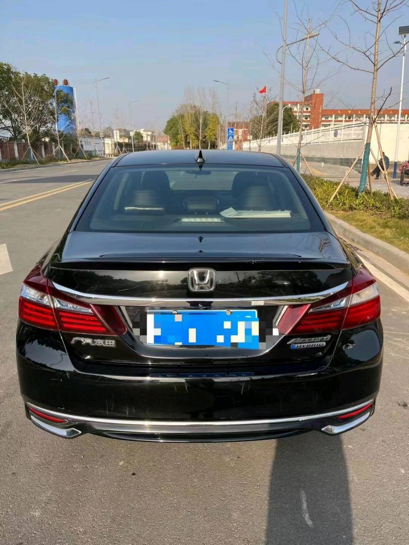 宜昌18年本田雅阁4