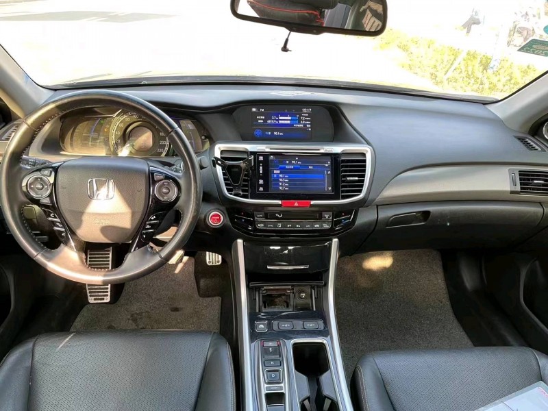 宜昌18年本田雅阁6