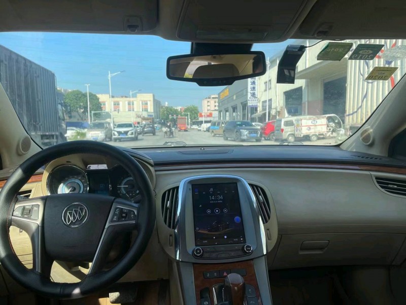 东莞12年别克君越4