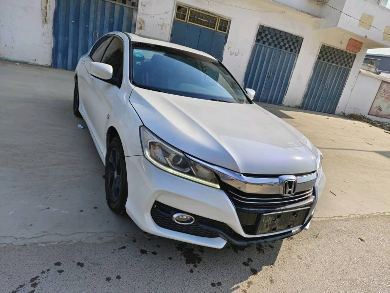 枣庄17年本田雅阁2