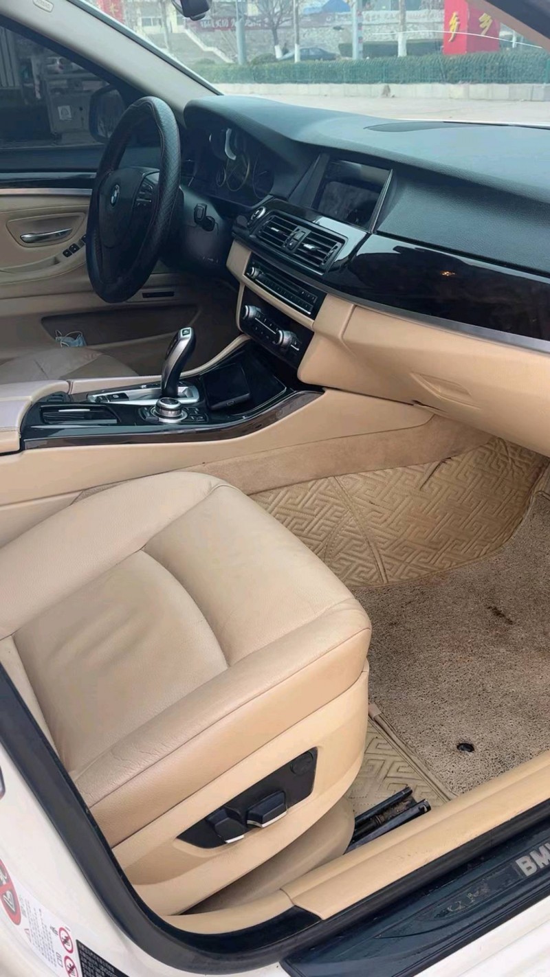 北京12年宝马5系8