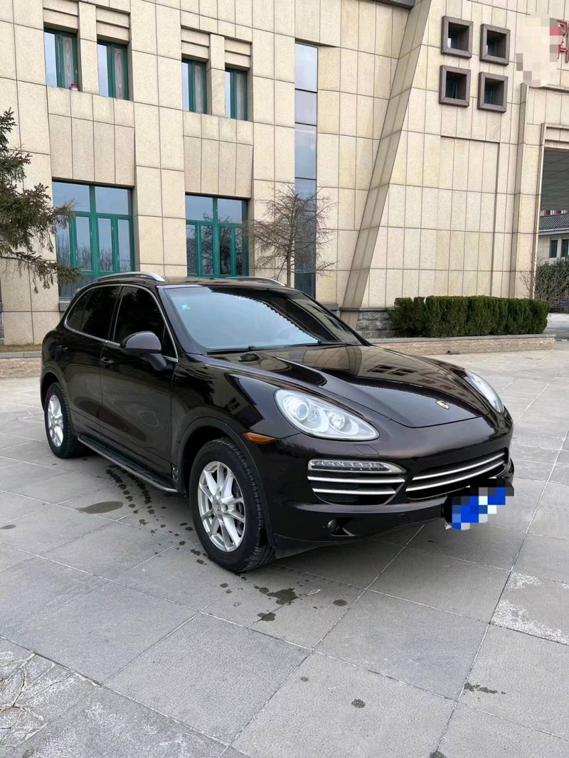 北京16年保时捷卡宴2