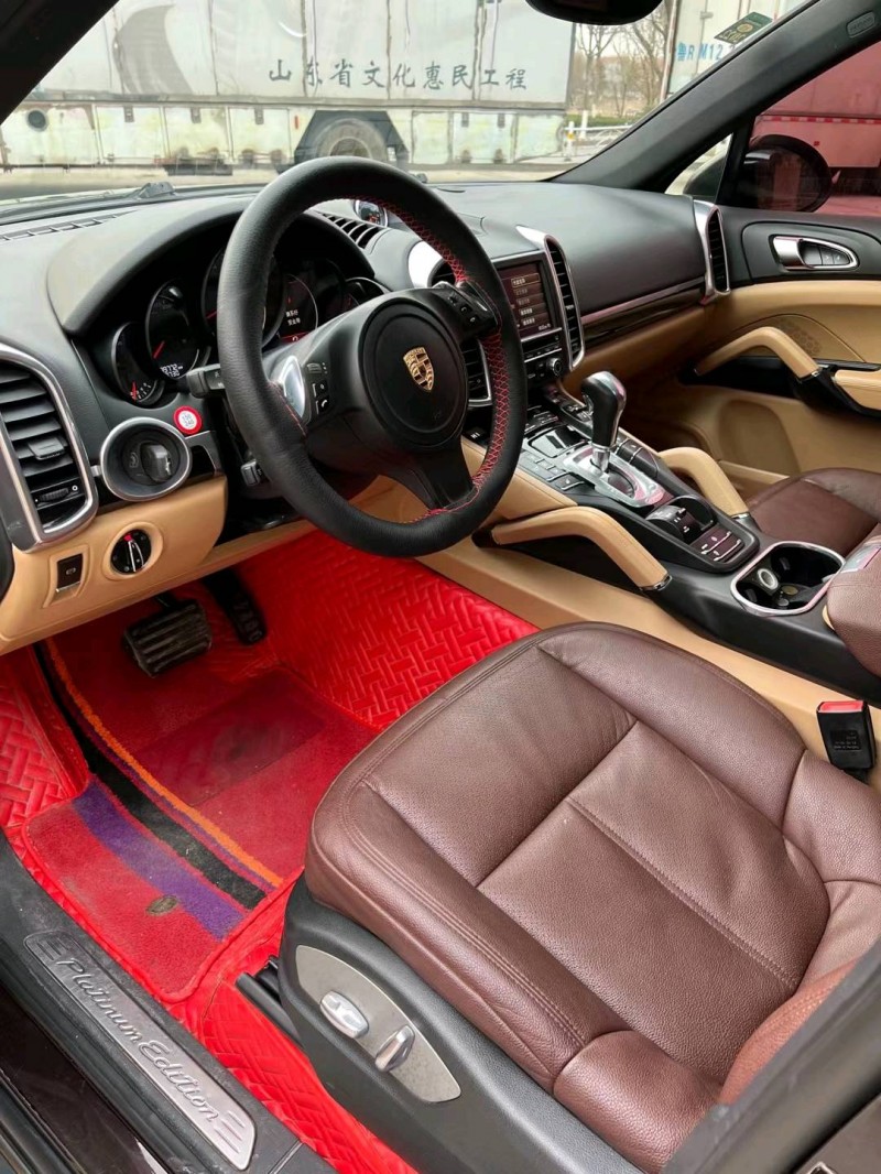 北京16年保时捷卡宴5