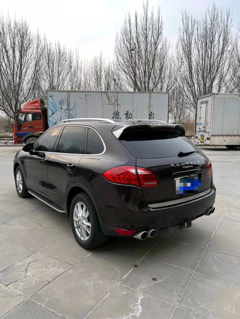 北京16年保时捷卡宴8