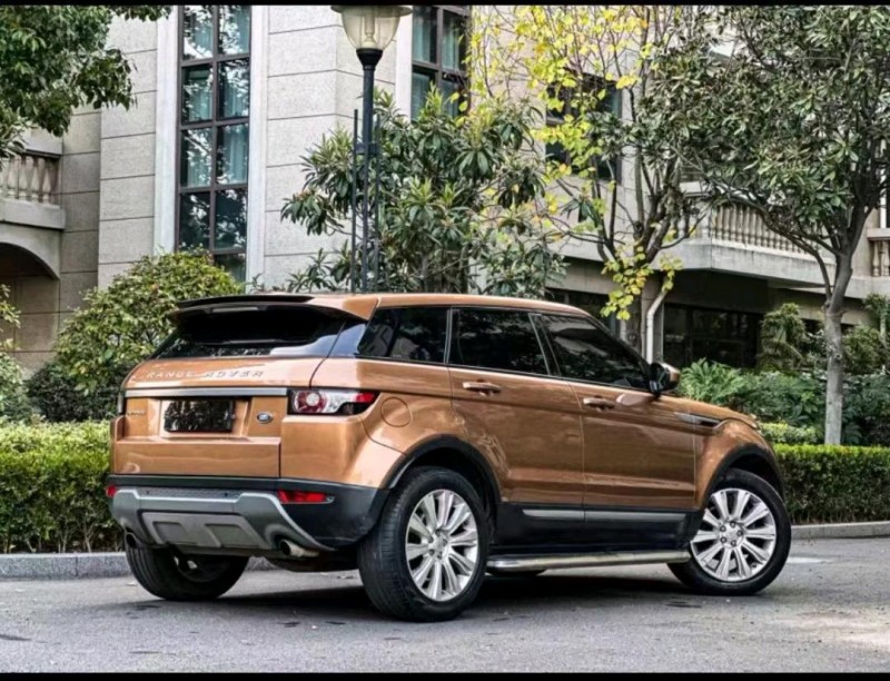 重庆15年路虎揽胜极光(进口)5