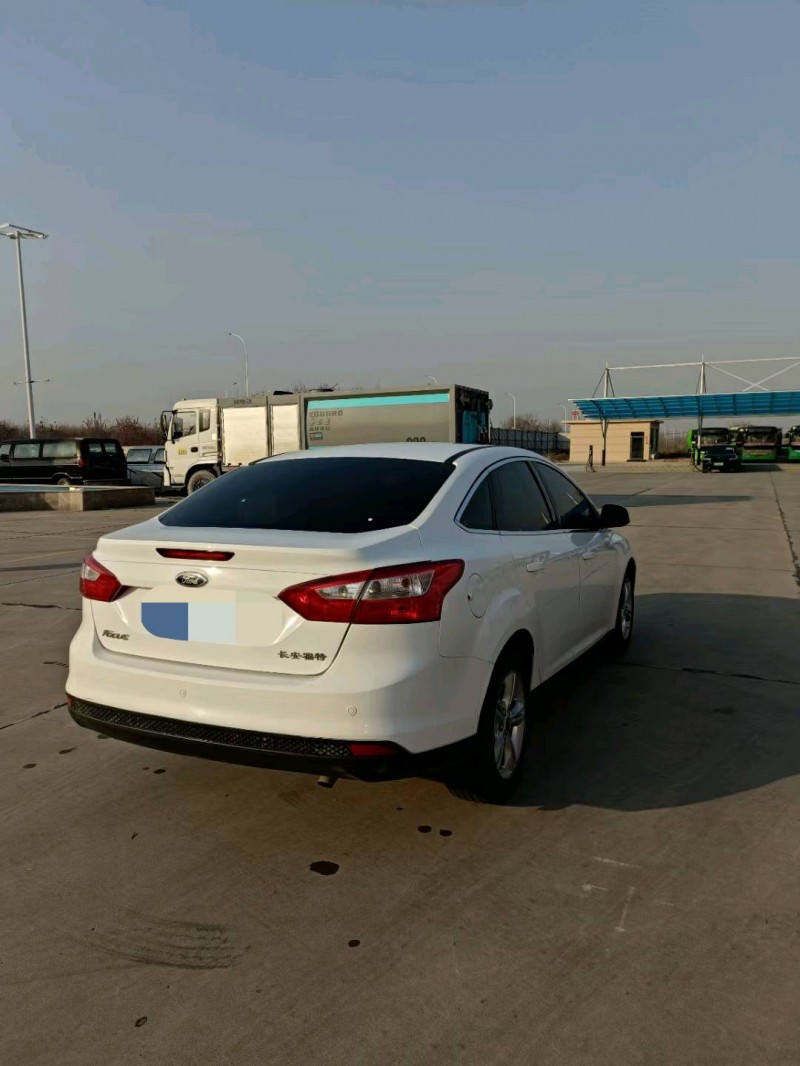 邯郸15年福特福克斯5
