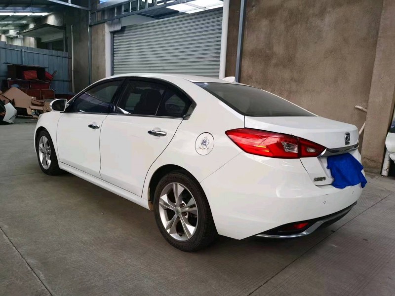 宜昌15年众泰Z5004