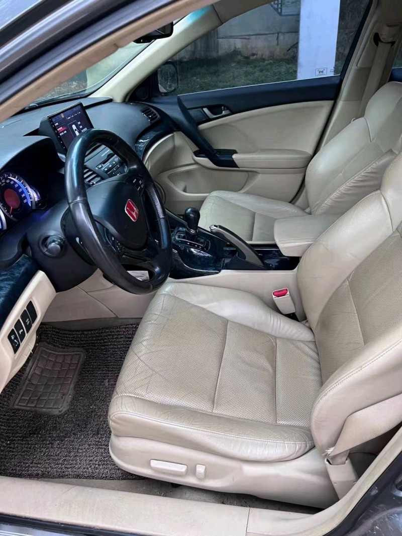 广州10年本田思铂睿4