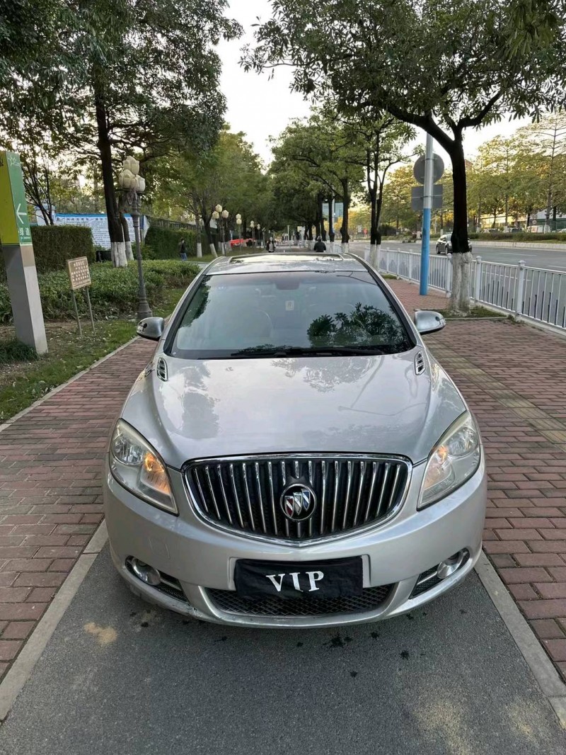 广州10年别克英朗GT1