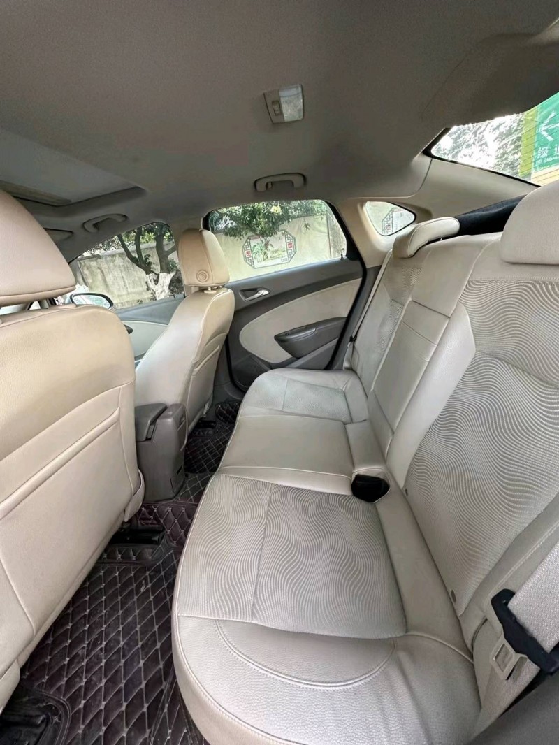 广州10年别克英朗GT5