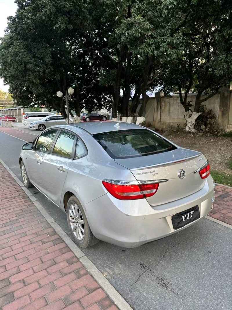 广州10年别克英朗GT8