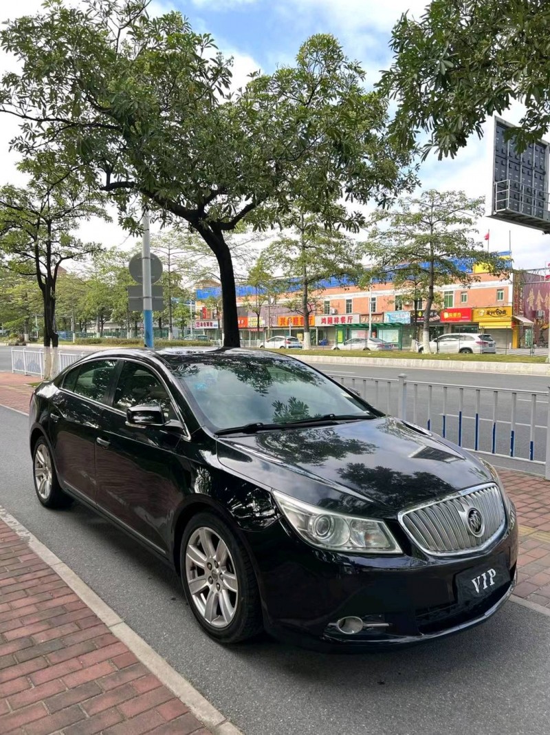 广州10年别克君越2